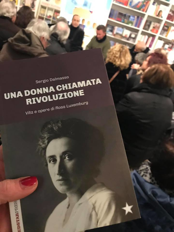 Libro su Rosa Luxemburg alla libreria dell'Acciuga di Cuneo