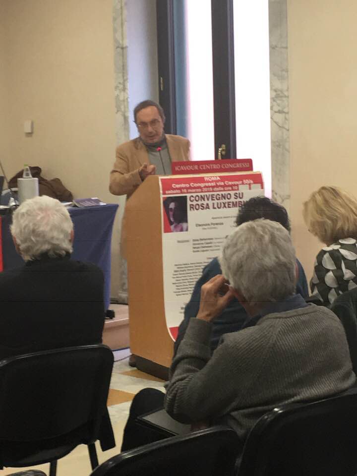 Foto relatore Sergio Dalmasso al convegno Rosa Luxemburg